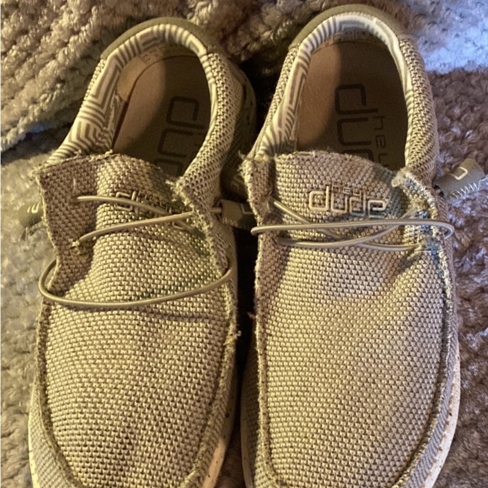 Men’s hey dudes size 10 $50